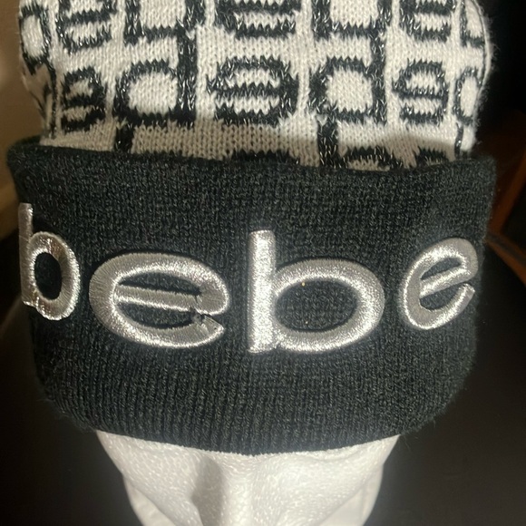 🖤🤍BEBE Black, Silver & White Asymmetric Knit Acrylic Beanie Winter Hat Size OS - Picture 5 of 6